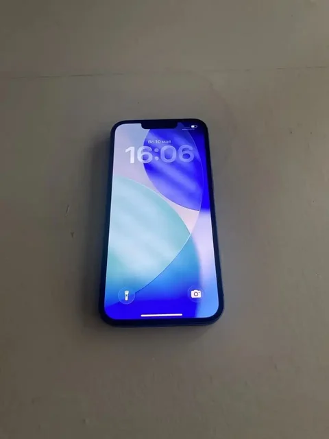iPhone 13 128GB в хорошем состоянии - Планшеты в Владивосток