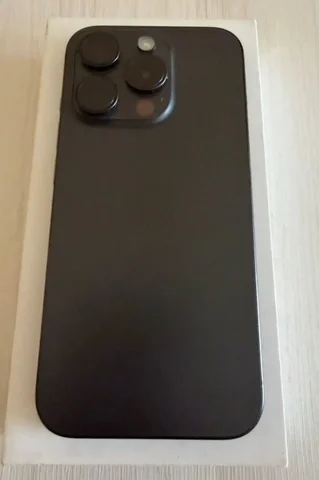 Продам iPhone 15 Pro 128GB - Планшеты в Владивосток