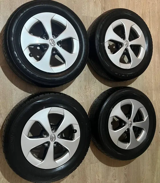 Продажа комплекта колес 195/65R15 (литье+резина) для Toyota - Электрооборудование в Владивосток