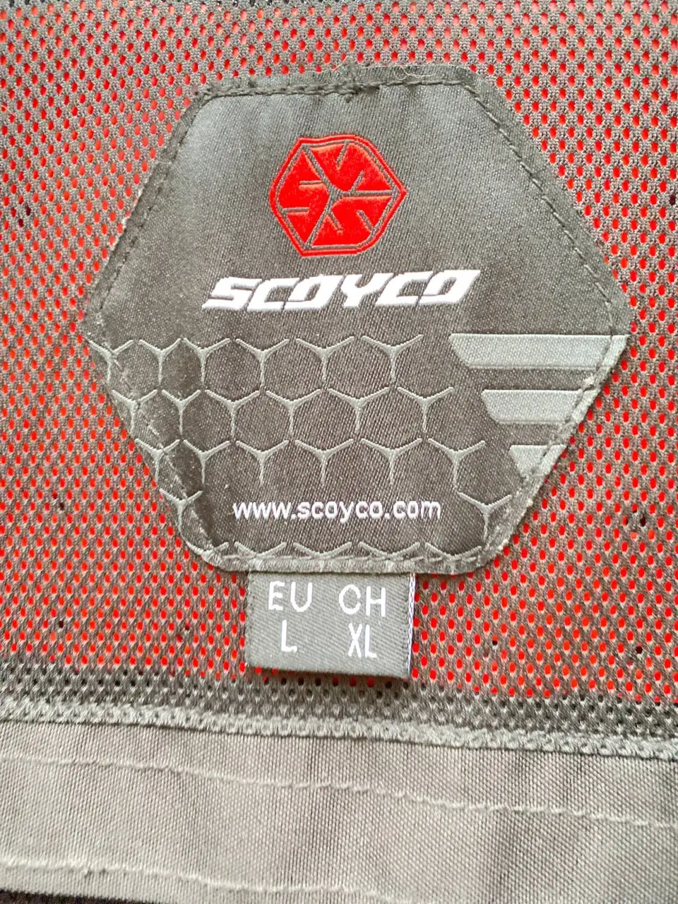 Продам мото куртку SCOYCO - Мотоциклы и аксессуары (Хобби и отдых) в Владивосток