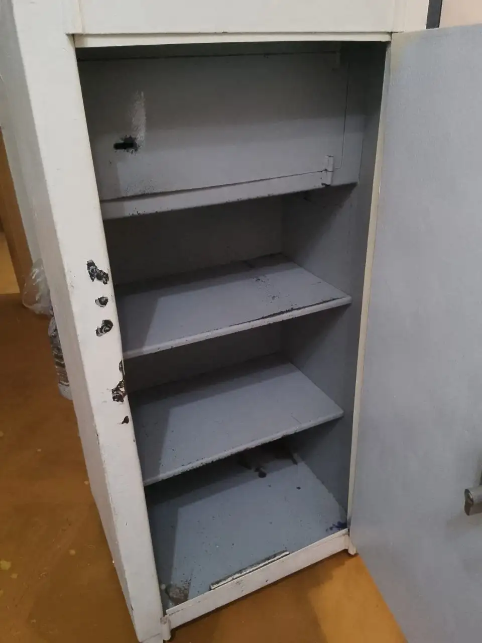 Продам сейф металлический, б/у - Сейфы (Для дома и дачи) в Владивосток
