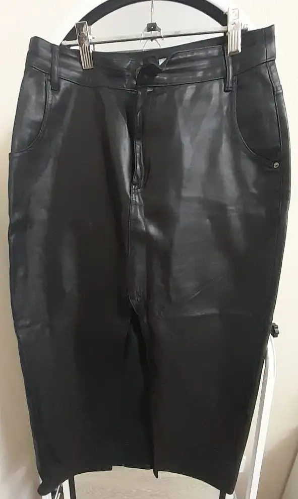Продаю пиджак и юбки Zara - Женская одежда (Одежда) в Владивосток