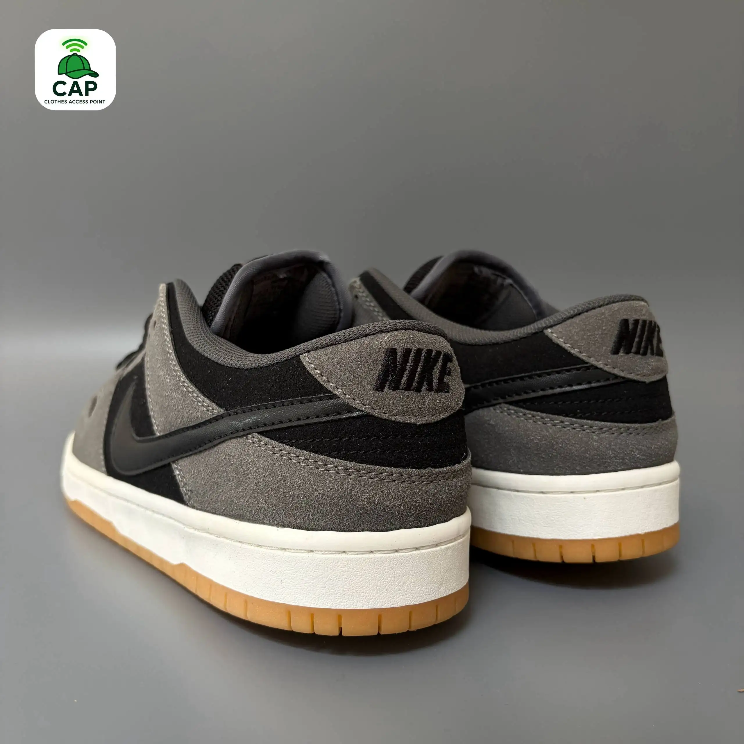 Кроссовки Nike SB Dunk Low тёмно-серые - Обувь (Одежда) в Владивосток