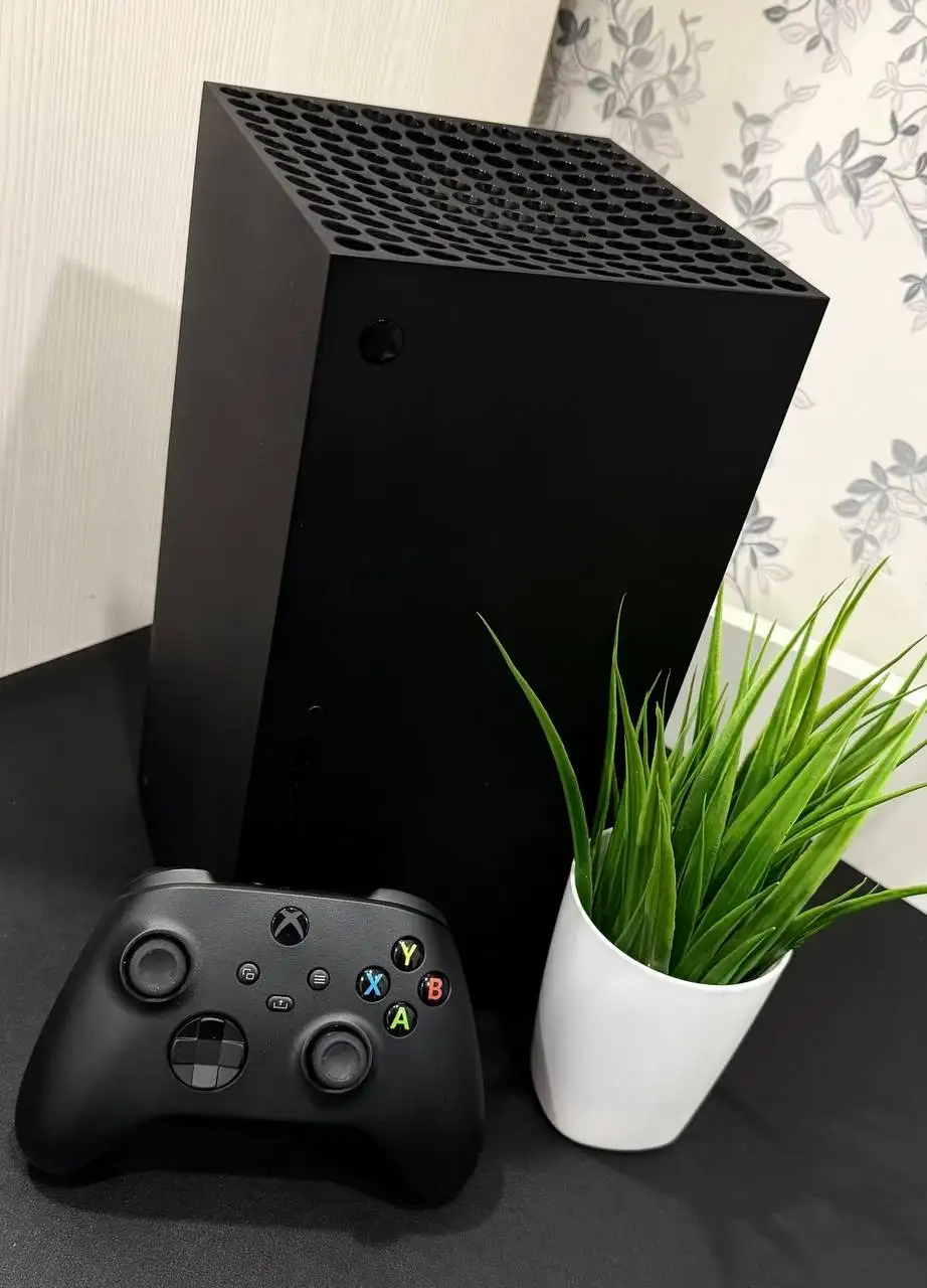 Xbox Series X и Steam Deck - Игровые консоли (Электроника) в Владивосток