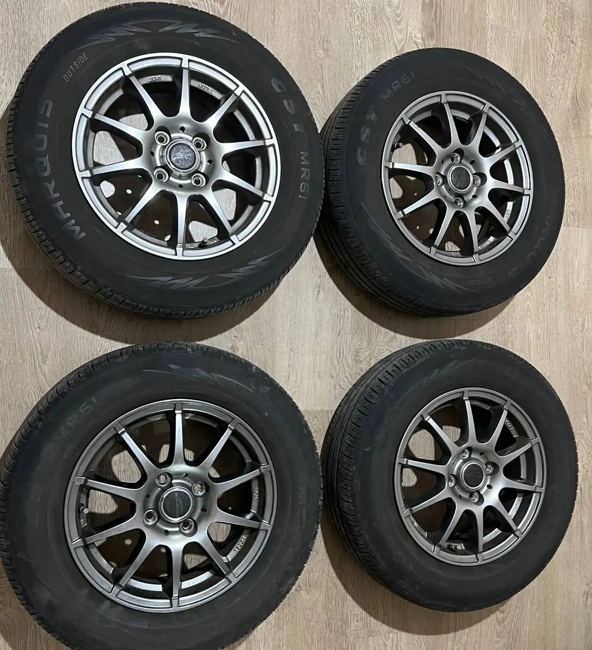 Продам комплект дисков и шин 185/70R14 - Шины и диски (Авто) в Владивосток