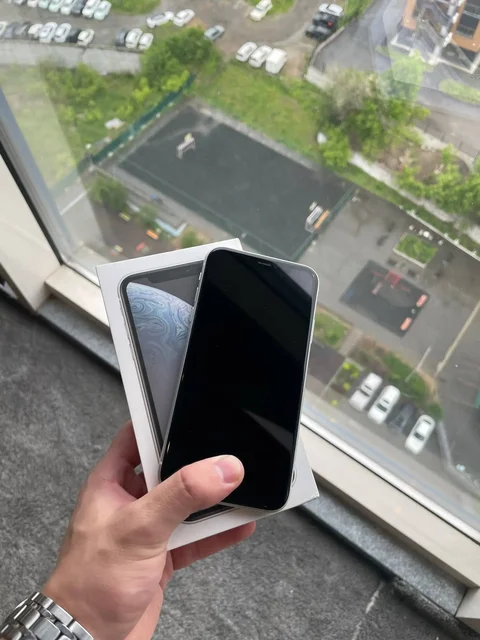 iPhone XR 64GB - Акустика в Владивосток