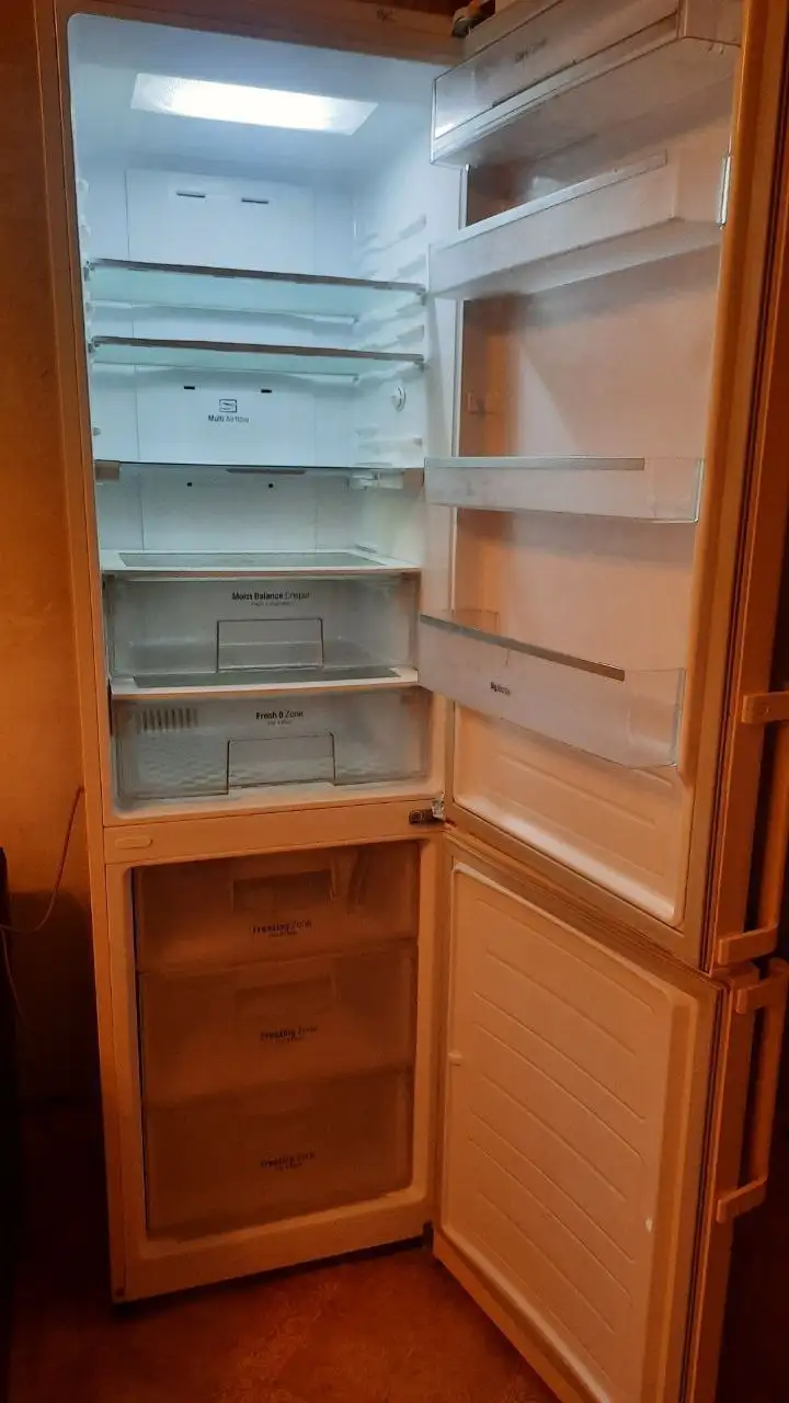 Продам холодильник б/у - Для дома и дачи в Владивосток