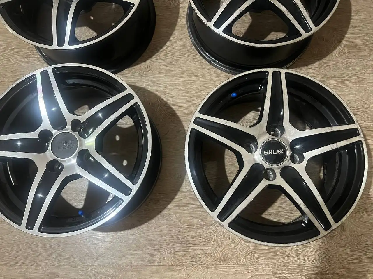 Продам литье R15 4x100 6J ET35 - Диски (Авто) в Владивосток