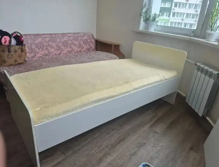 Продам кровать с матрасом - Мебель (Для дома и дачи) в Владивосток