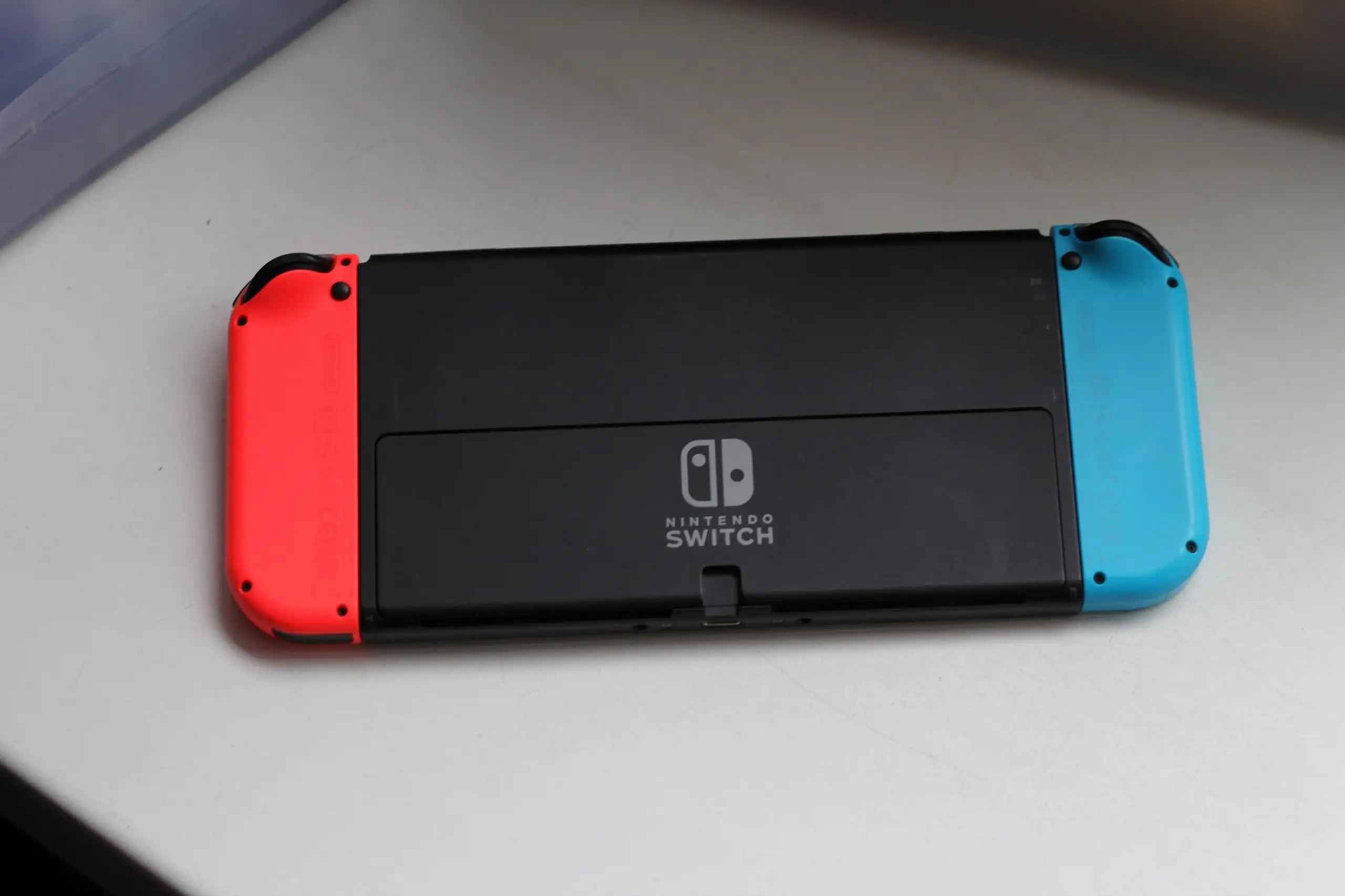 Nintendo Switch Oled чипованая 256 ГБ - Игровые приставки (Электроника) в Владивосток