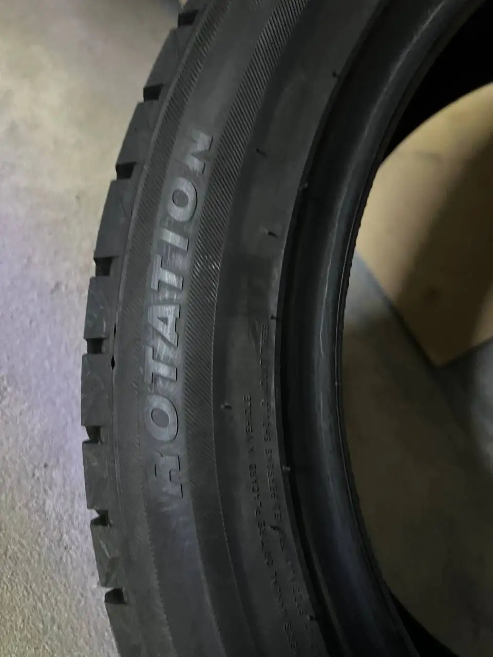 Продам зимнюю резину 225/55 R19 - Электроника в Владивосток