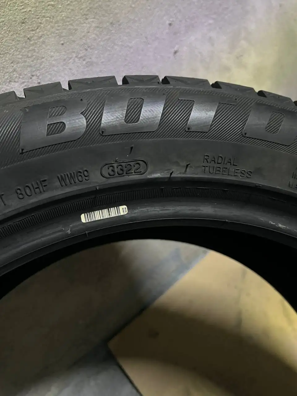 Продам зимнюю резину 225/55 R19 - Электроника в Владивосток