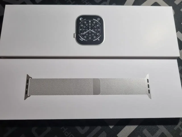 Продам Apple Watch Series 11 Titanium 42mm - Мониторы в Владивосток