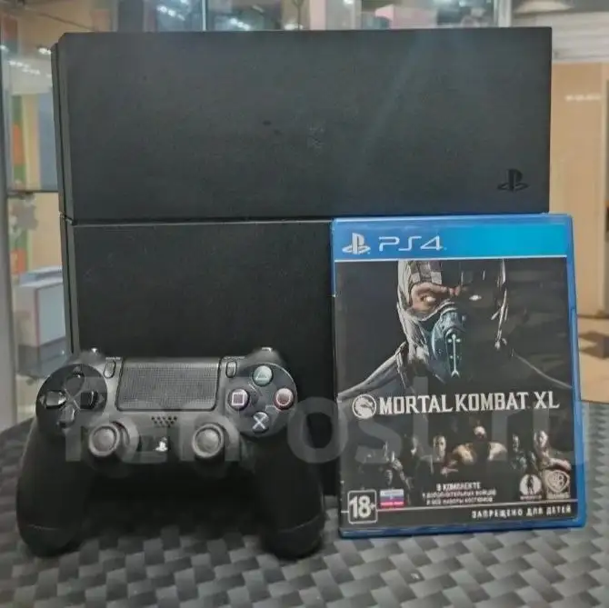Игровая консоль с геймпадом и диском - Игровые приставки (Электроника) в Владивосток