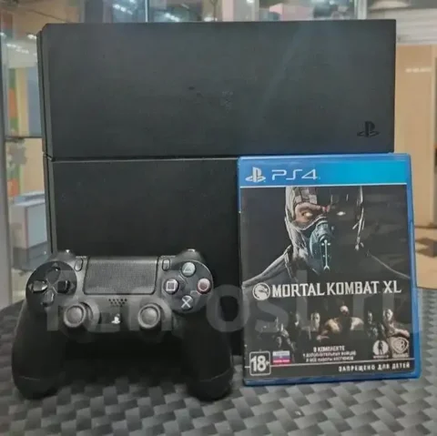 Игровая консоль с геймпадом и диском - Мониторы в Владивосток