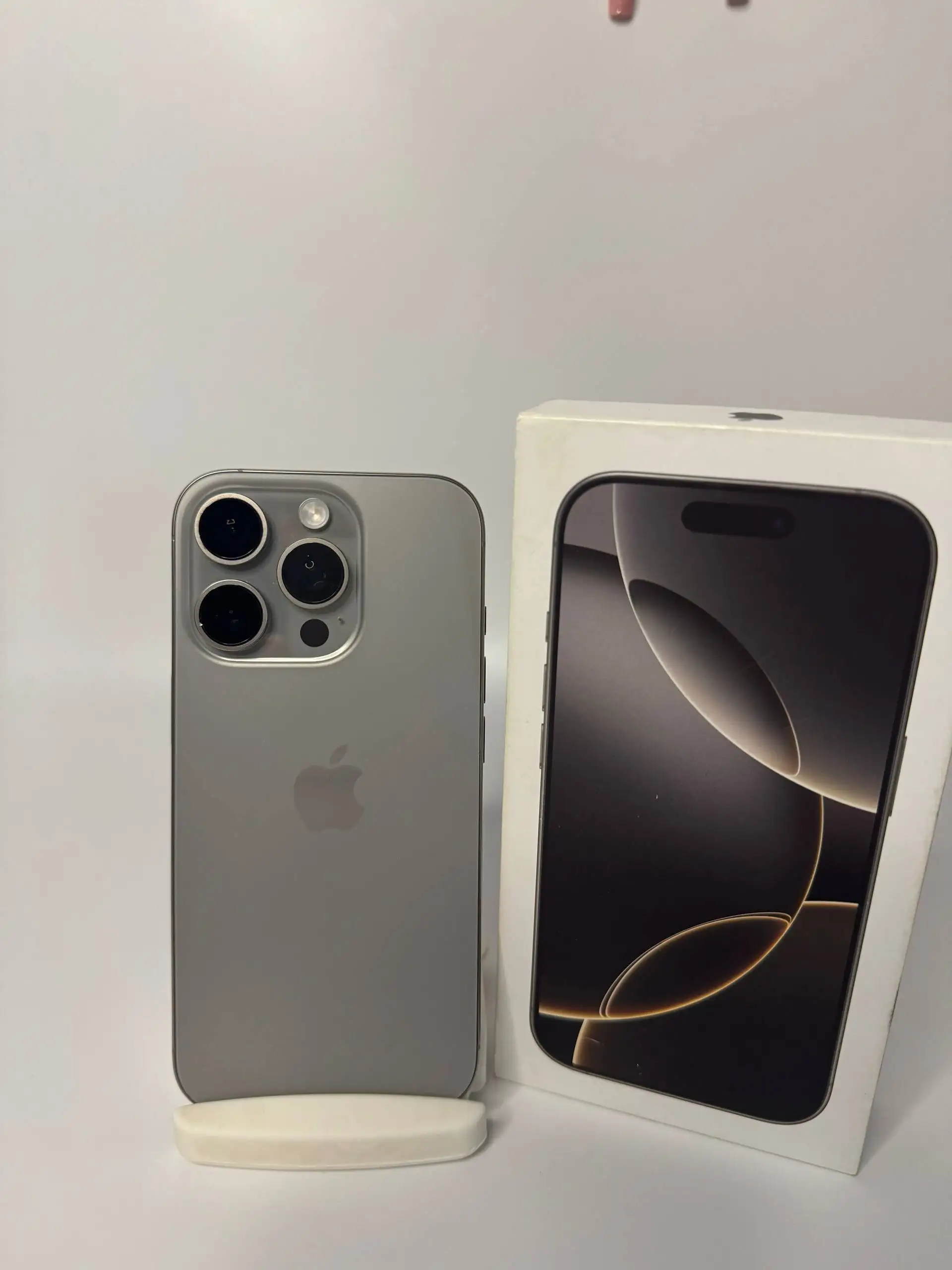 iPhone 16 Pro 512GB с заменой дисплея и АКБ 93% - Смартфоны и телефоны (Электроника) в Владивосток