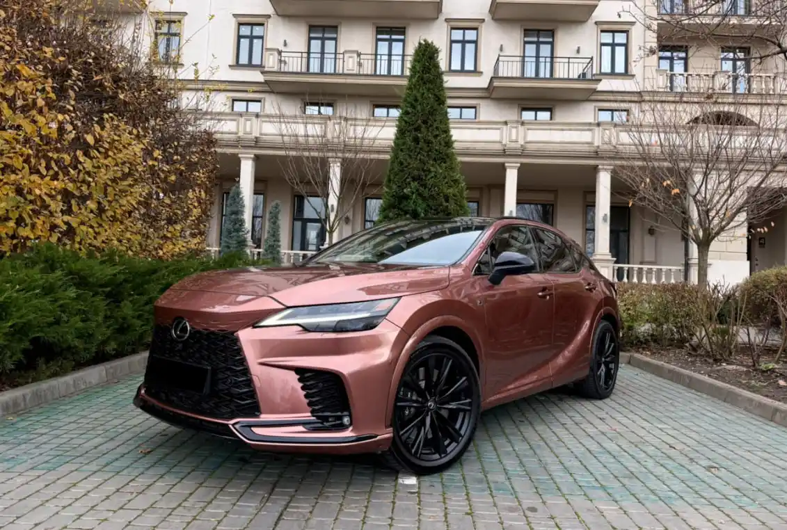 Продам лексус 2022 года