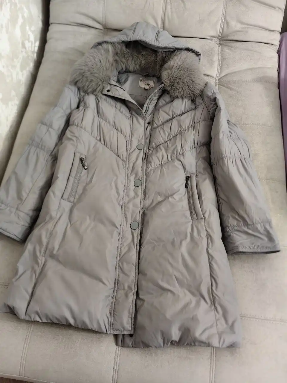 Продается теплая куртка 48-50 размера в отличном состоянии