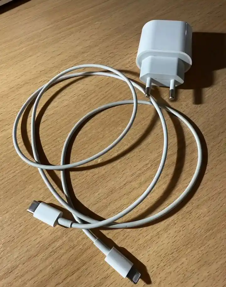 Продаю iPhone 14 128 ГБ Белый