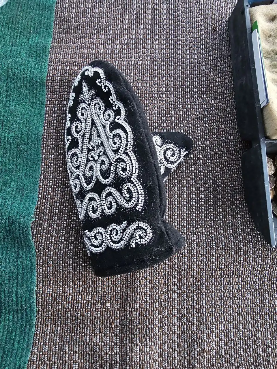 Варежка №35 О835КВ152 - Барахолка в Якутск