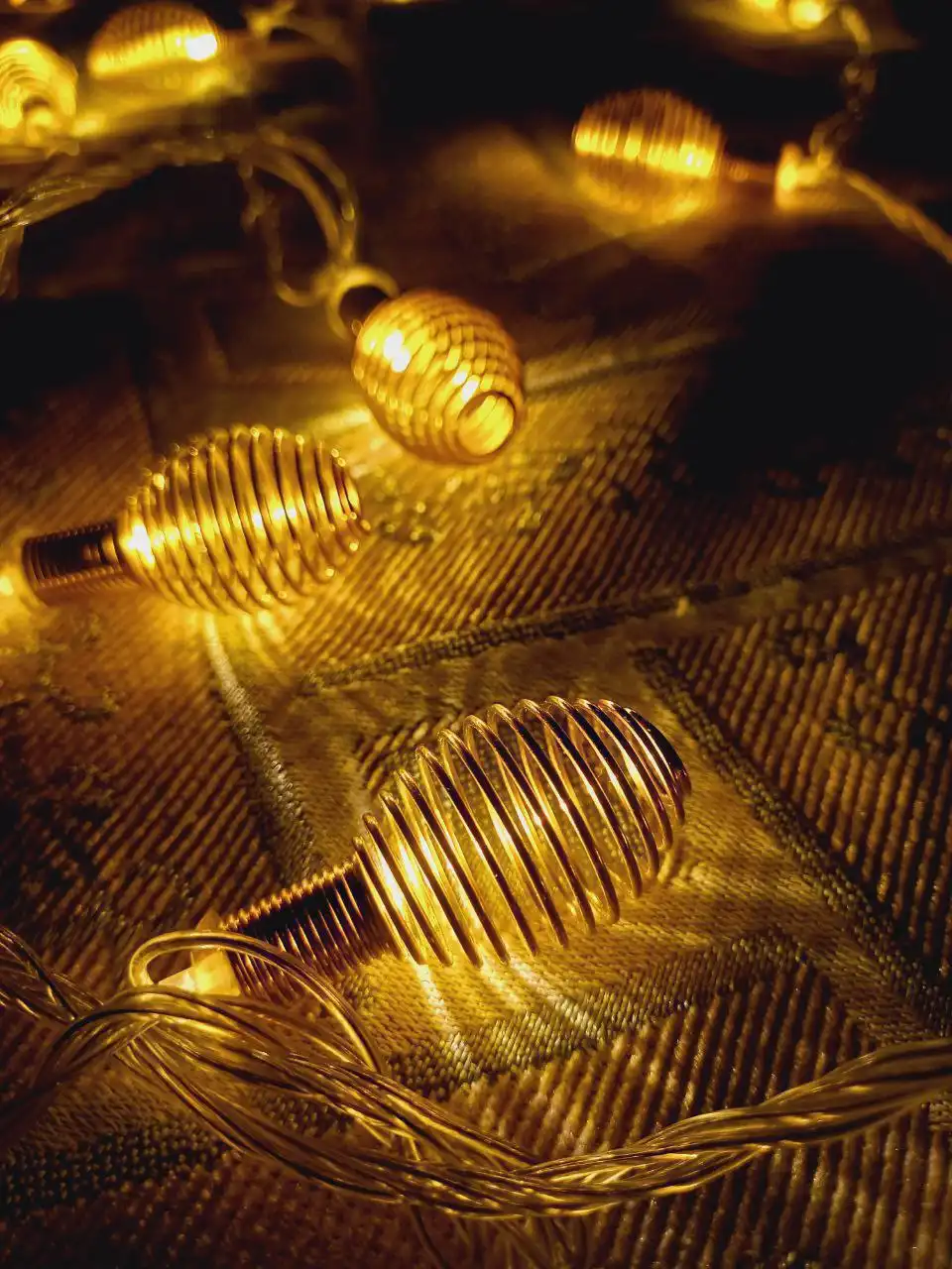 Новогодние гирлянды металлические с теплым светом