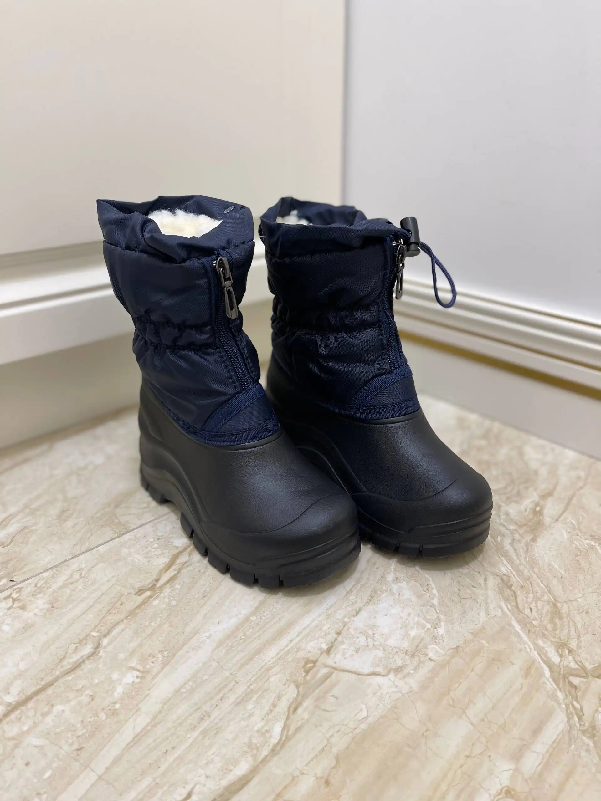 Новые детские ботинки на меху - Обувь (Товары для детей) в Мытищи