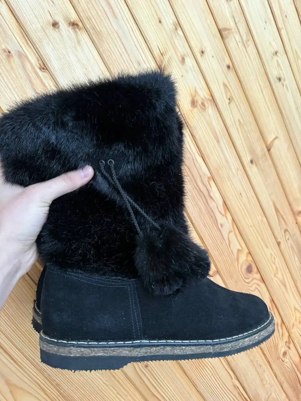 Натуральные женские унты из натуральной кожи с овчиной внутри - Обувь (Одежда) в Мытищи