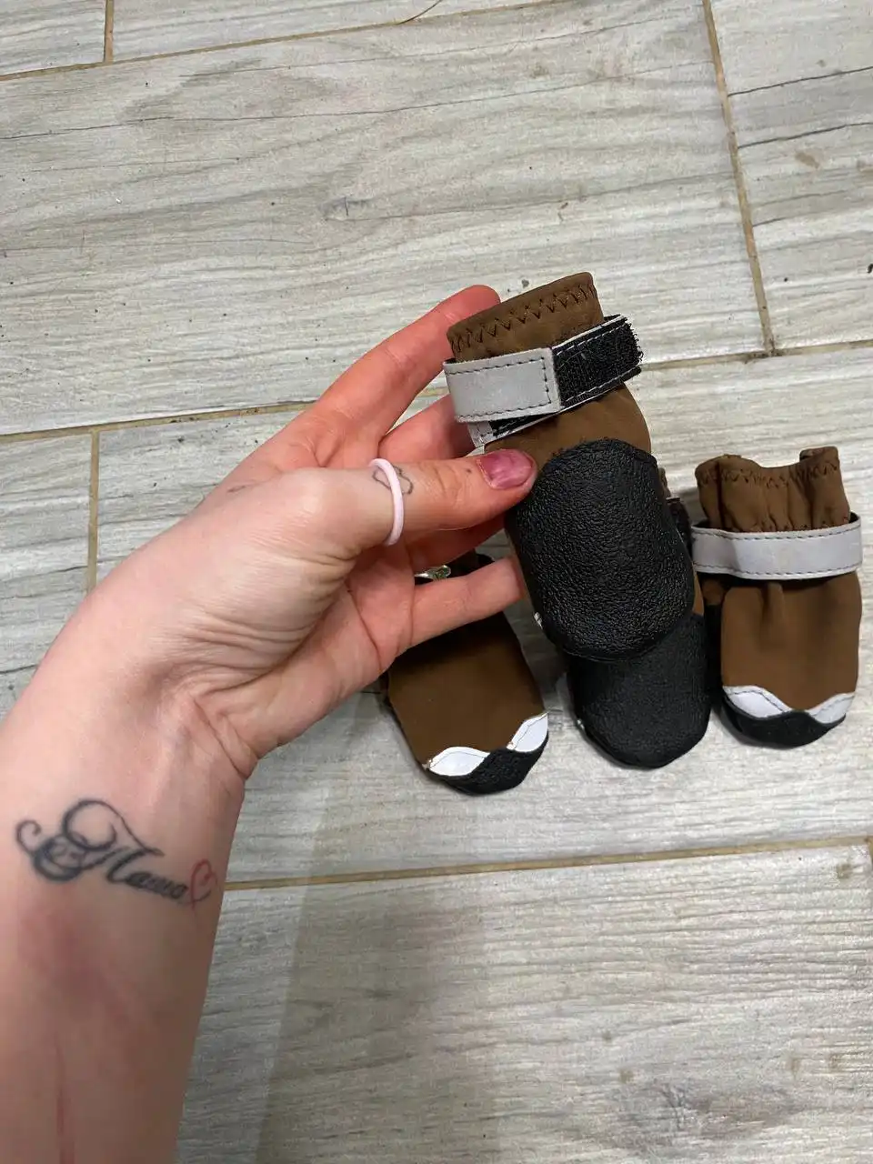 Ботинки для собаки, одели 1 раз - Аксессуары для животных (Животные) в Мытищи