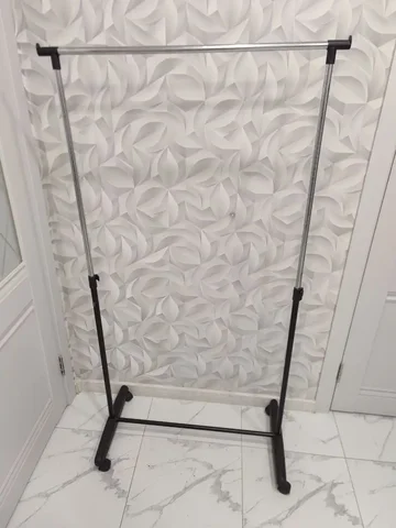 Продажа напольной вешалки с регулируемой высотой - Мебель в Королев