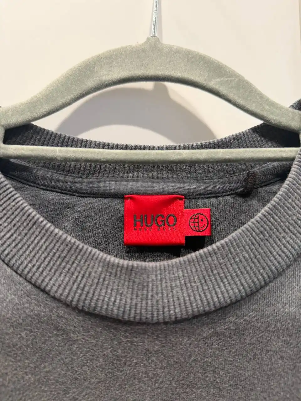 Толстовка Hugo с текстовым принтом - Толстовки/Худи (Одежда) в Мытищи