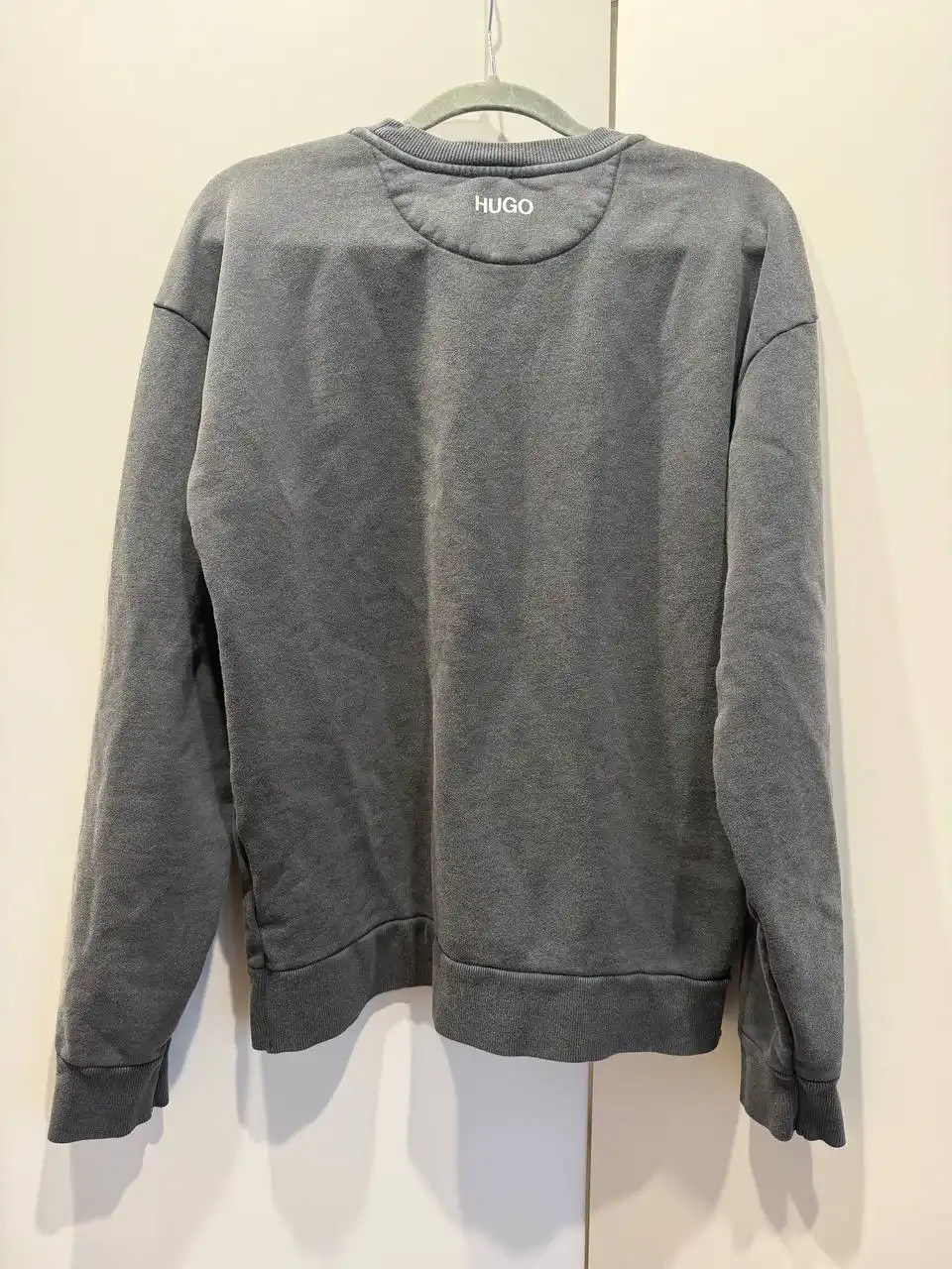 Толстовка Hugo с текстовым принтом - Толстовки/Худи (Одежда) в Мытищи
