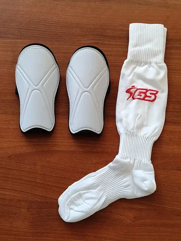 Футбольные гетры и щитки - Барахолка в Мытищи