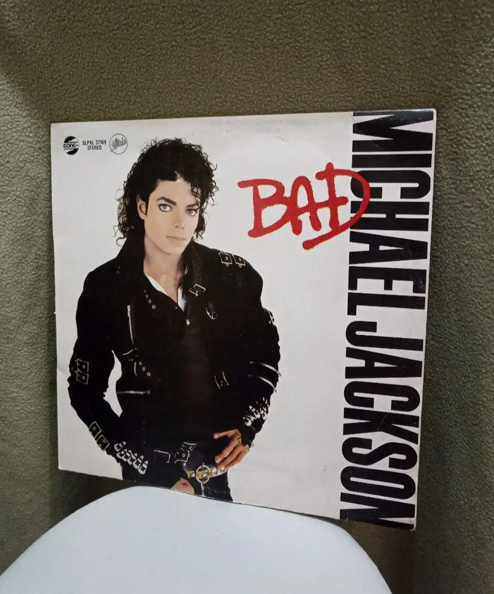 Пластинка Michael Jackson "Bad" 1987 года - Виниловые пластинки (Хобби и отдых) в Мытищи