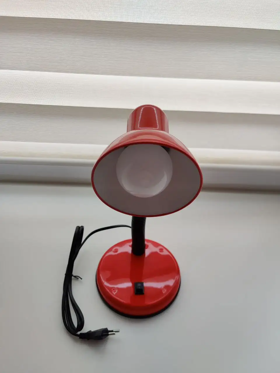 Продам настольную лампу Е27 - Барахолка в Королев