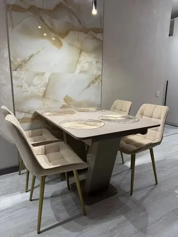 Продажа кухонного комплекта: стол и 4 стула - Сантехника в Мытищи