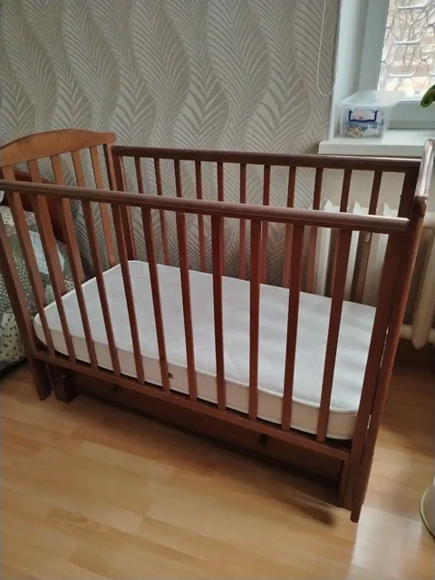 Кроватка Лель с матрасом и комплектом постельного белья - Автокресла в Королёв