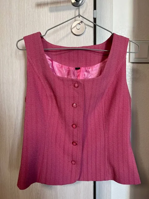 Женская жилетка размер 42 оверсайз - Пиджаки в Мытищи