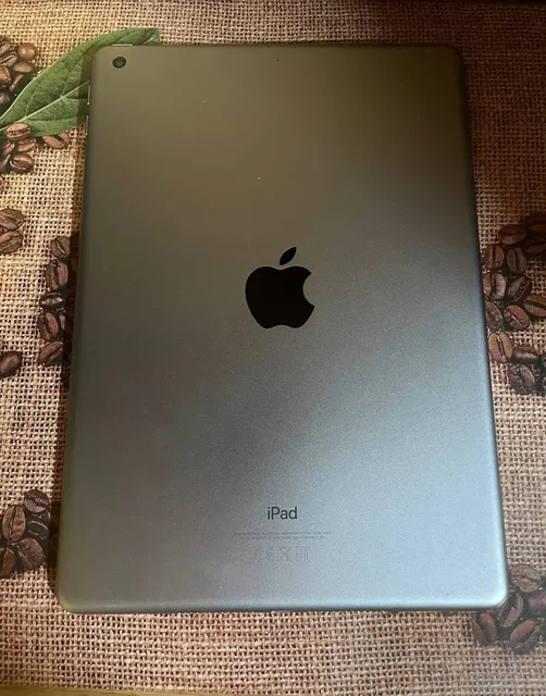 Отдам даром iPad 7 32 ГБ - Комплектующие для ПК в Мытищи