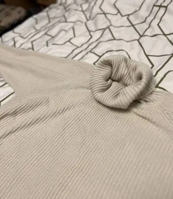 Женский свитер размер М - частное объявление в Мытищи