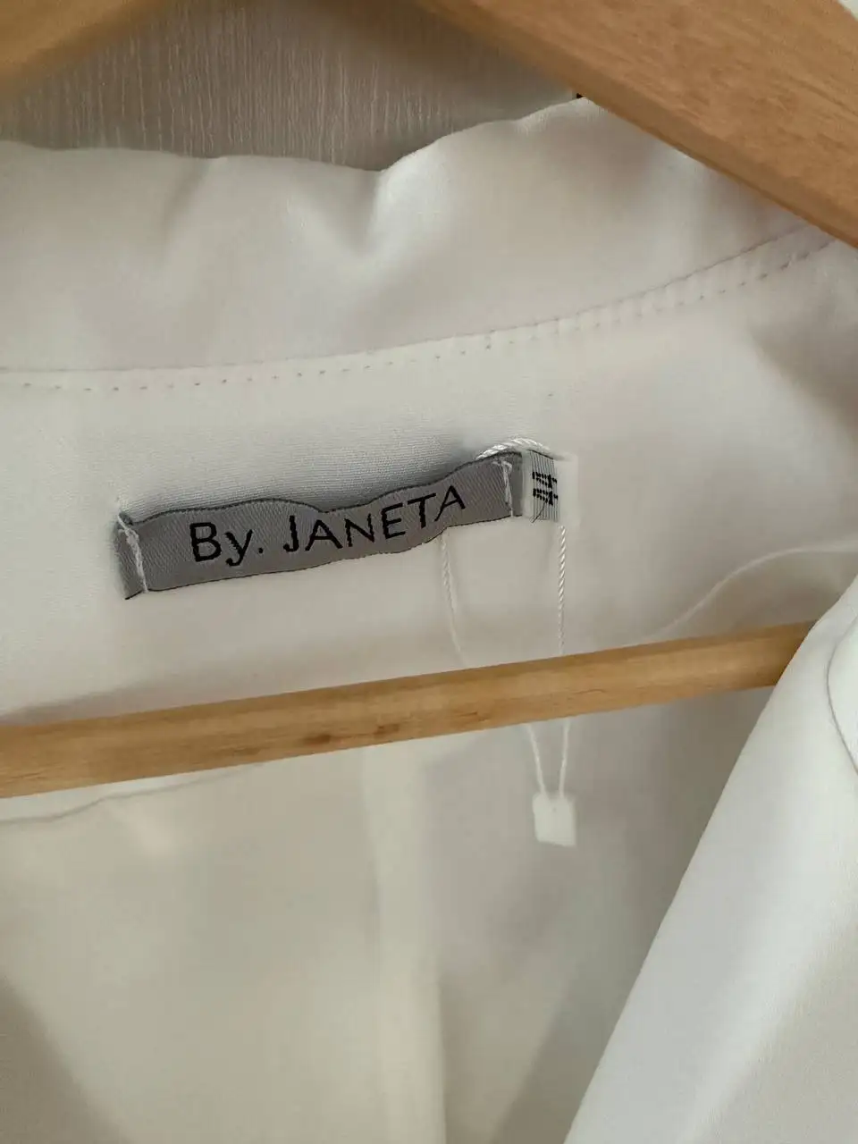 Новый укороченный пиджак 44 размер - Верхняя одежда (Одежда) в Лобня