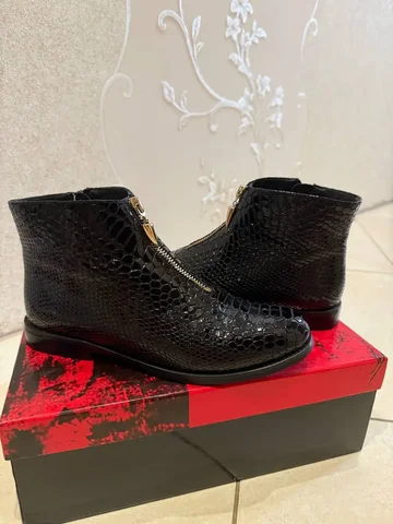 Натуральные лаковые кожаные сапоги - частное объявление в Мытищи