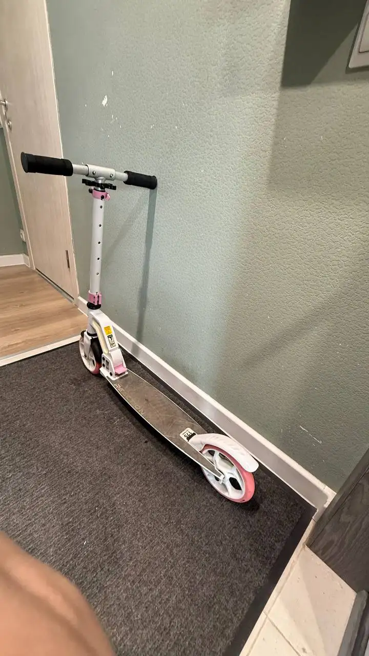 Самокат для девочки б/у - Спорт и отдых (Барахолка) в Мытищи
