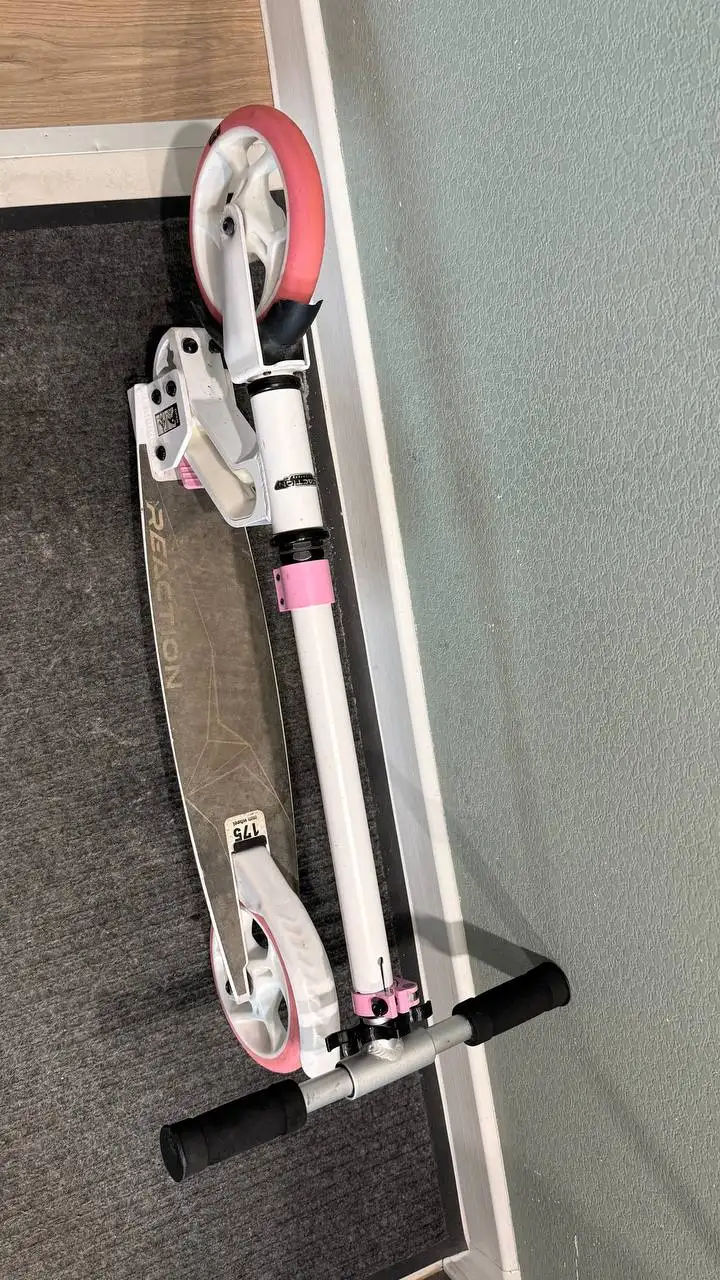 Самокат для девочки б/у - Спорт и отдых (Барахолка) в Мытищи