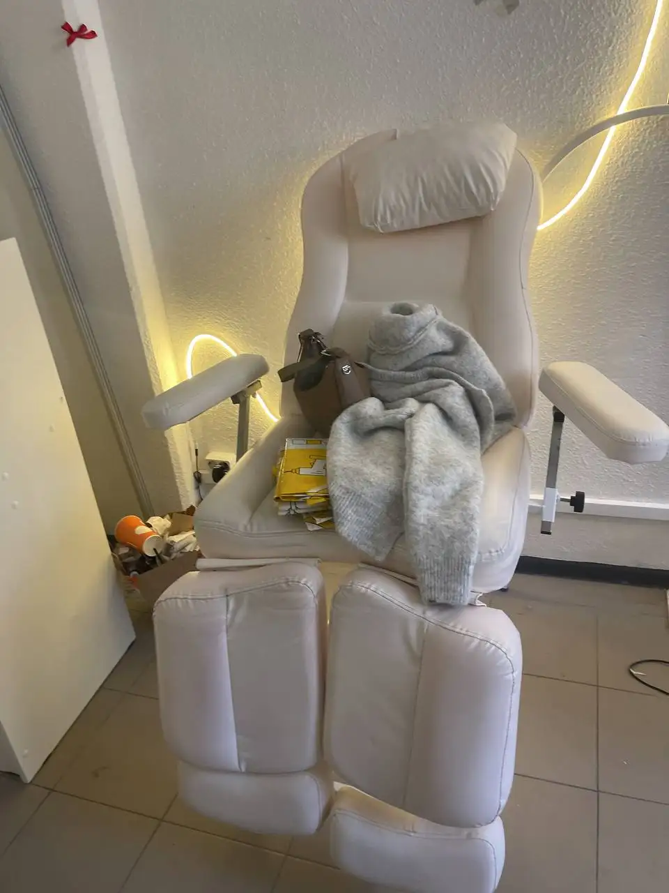 Кресло педикюрное - Красота и здоровье в Мытищи