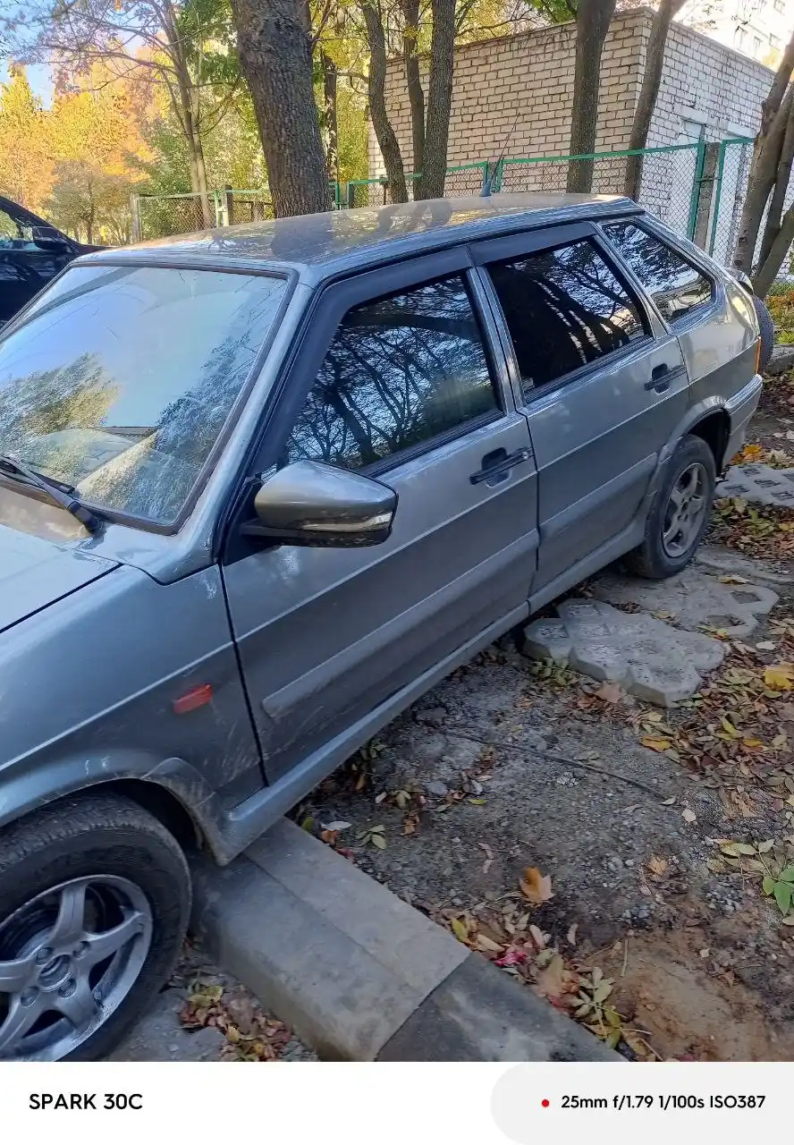 Автомобиль 2010 года