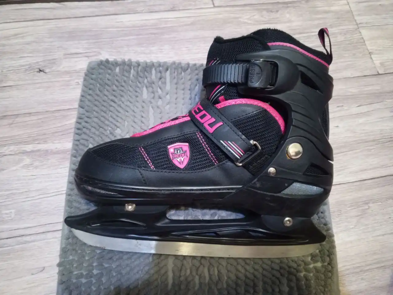 Продам коньки