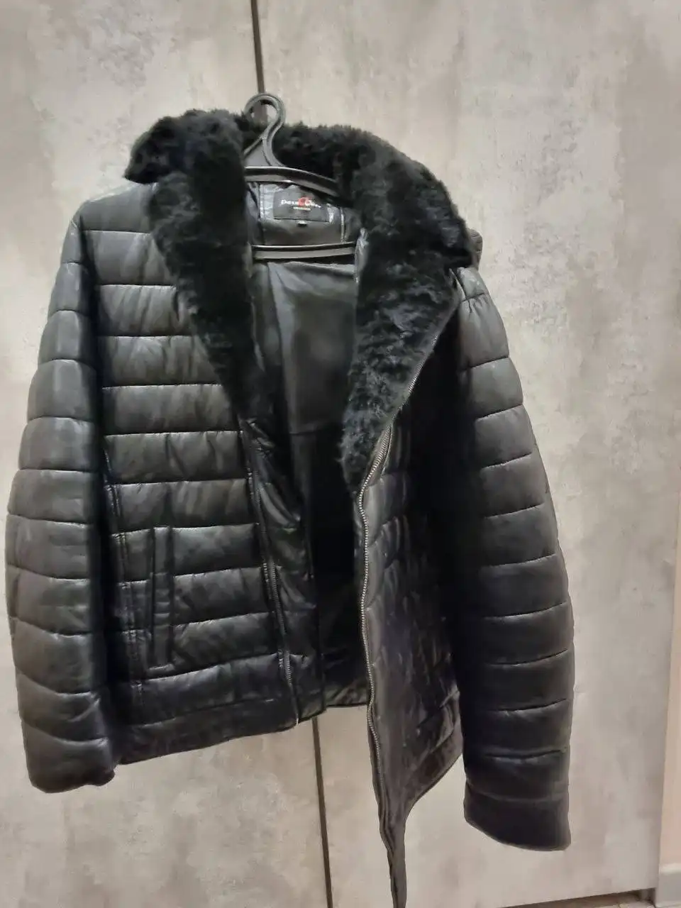 Продам кожаную куртку