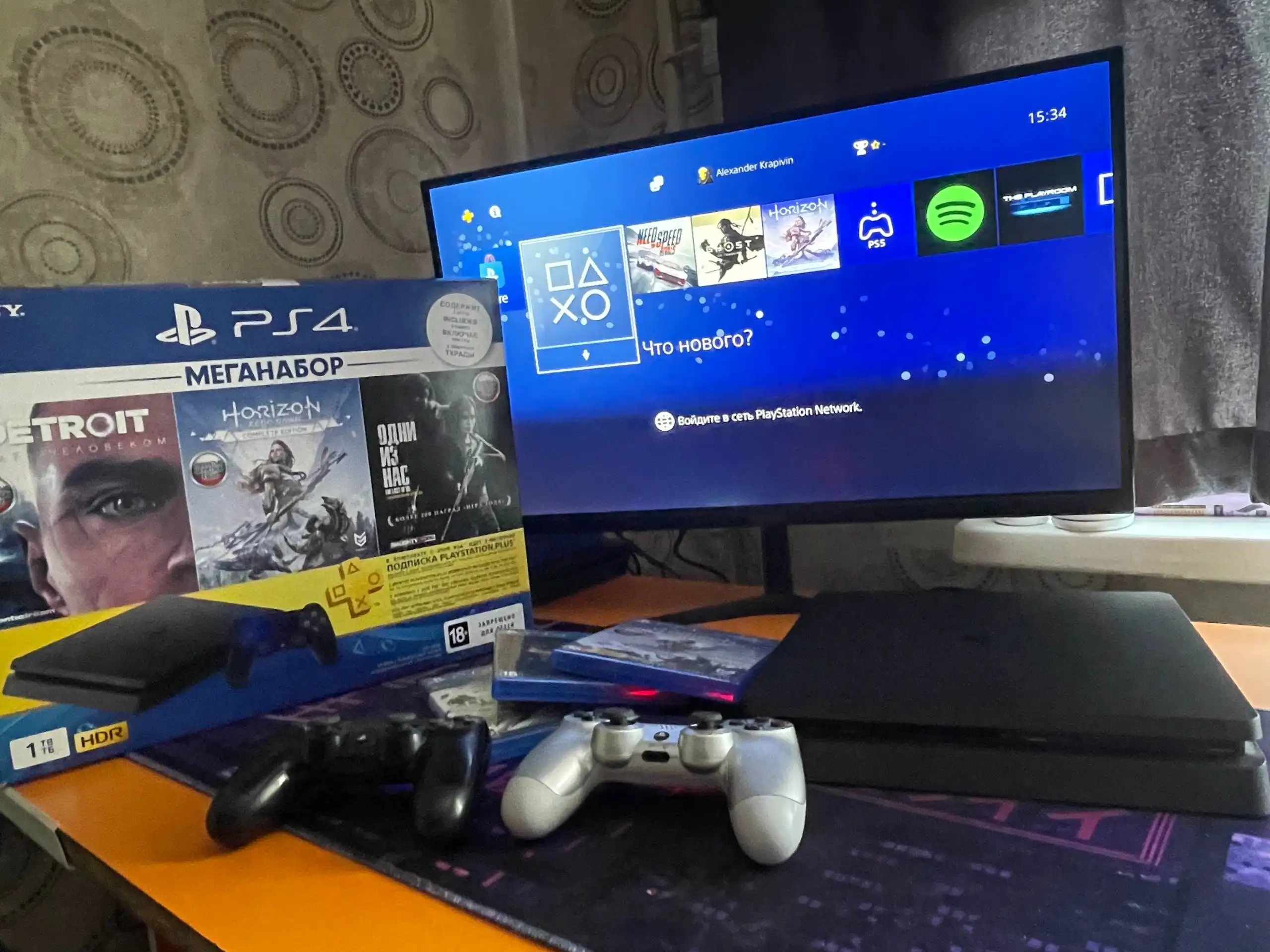 Продам PlayStation 4 1000GB с играми