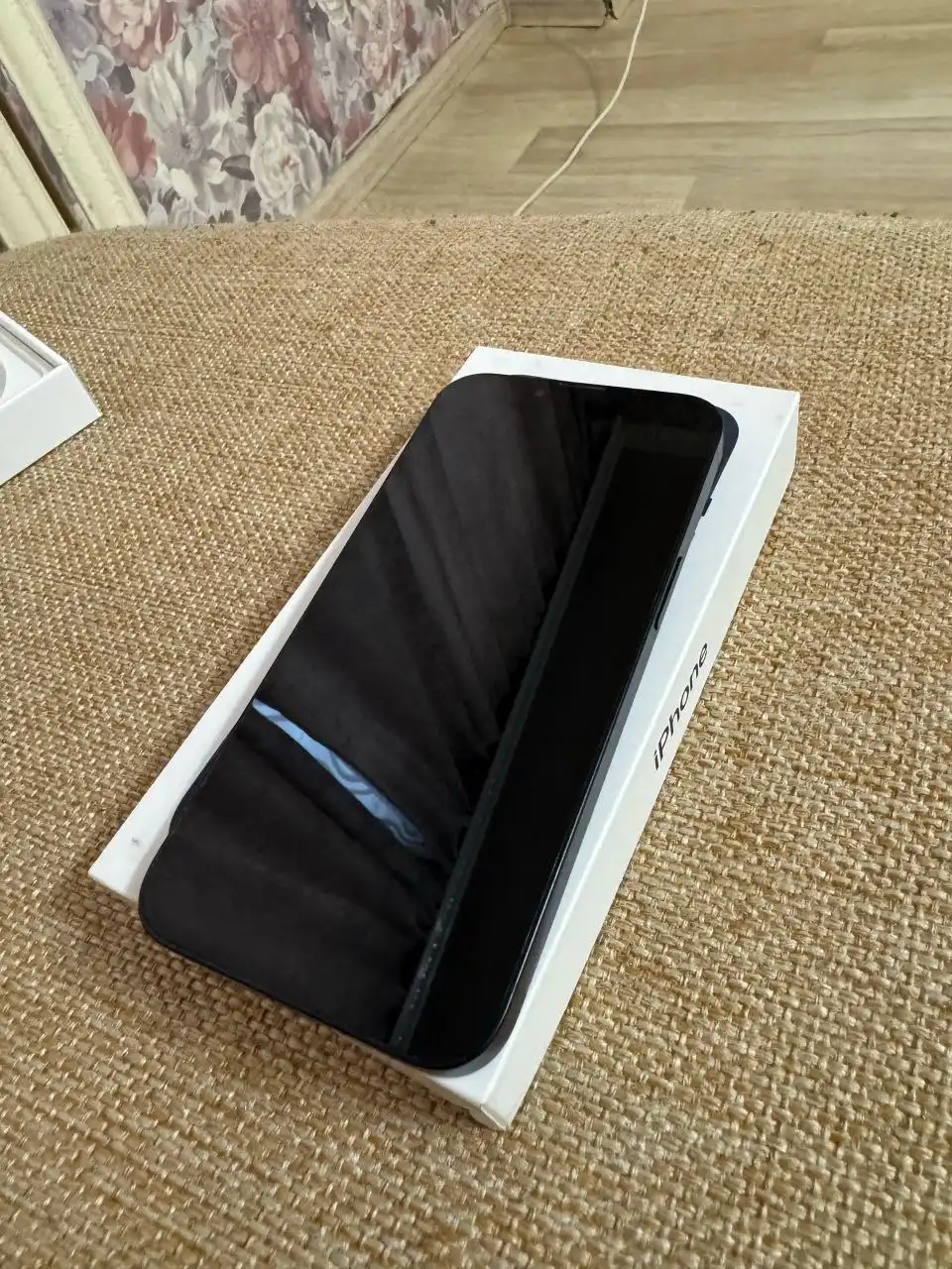 Продам iPhone 13 128 ГБ