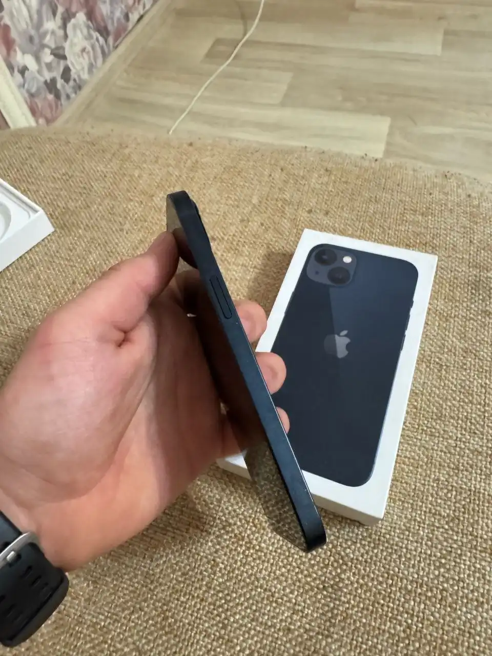 Продам iPhone 13 128 ГБ